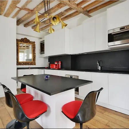 Luxury In Prestigious Le Marais - Location Párizs