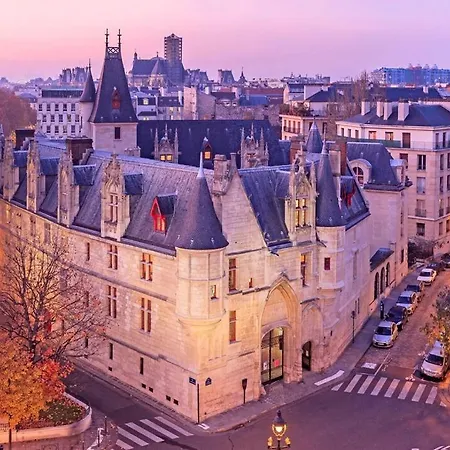 Luxury In Prestigious Le Marais - Location