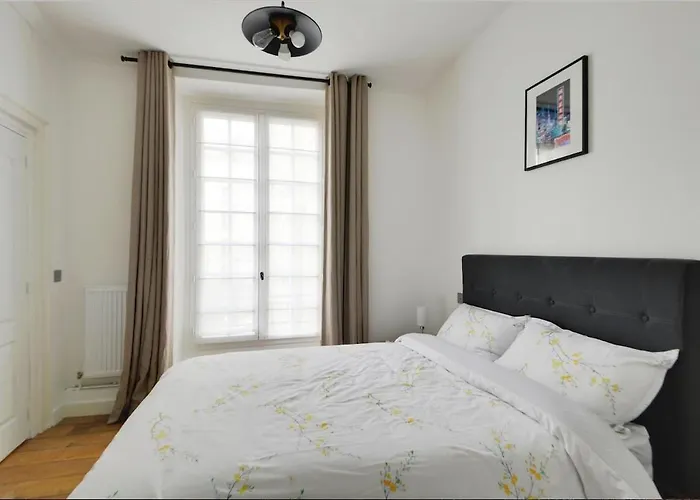 Luxury In Prestigious Le Marais - Location Apartment